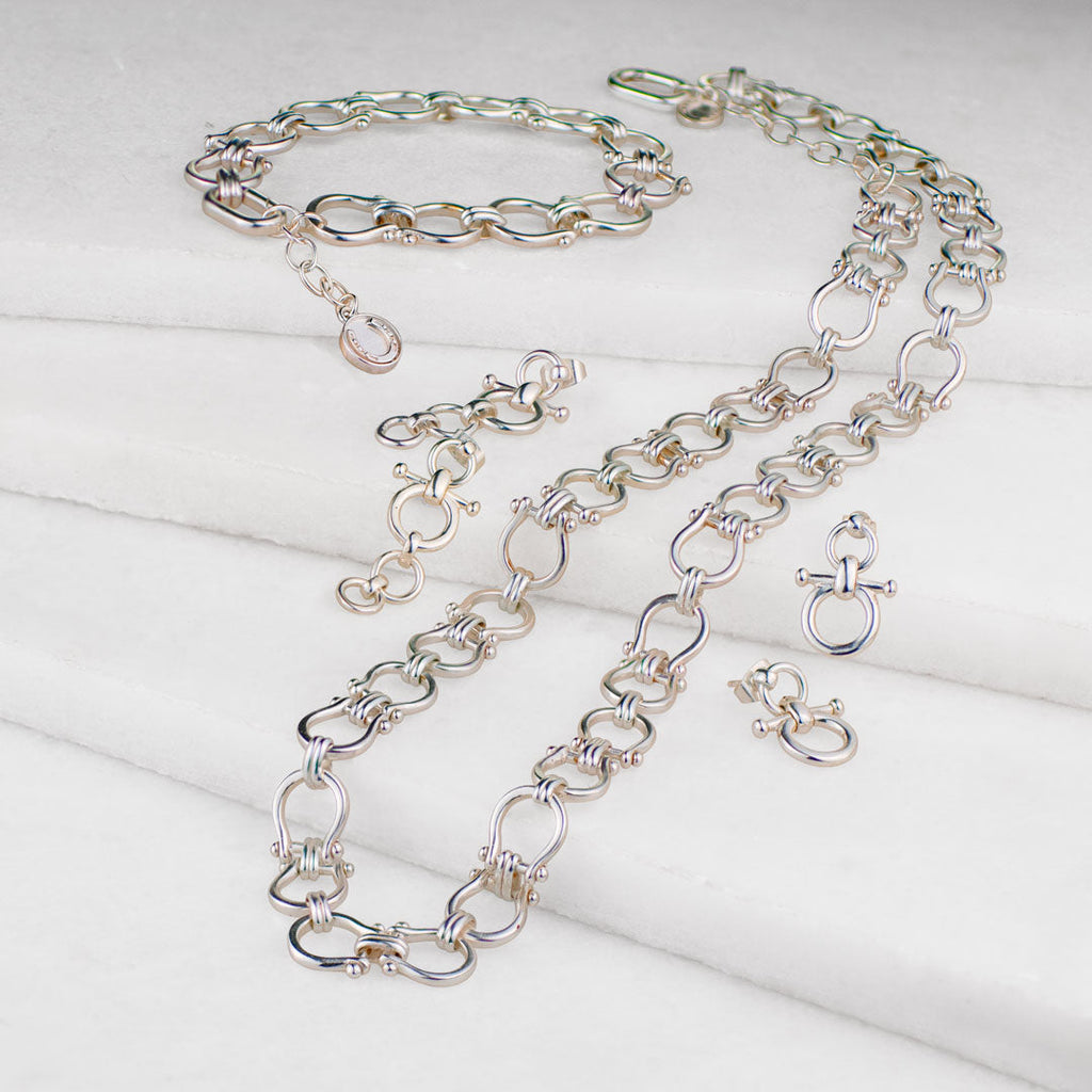 Chapelle - Horseshoe Link Equestrian Necklace in Silver