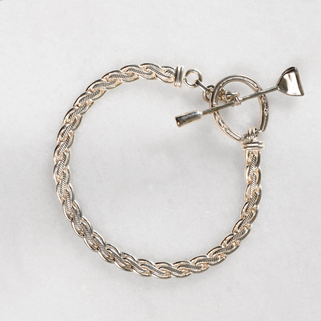 Luxe Horseshoe Clasp Bracelet in Silver