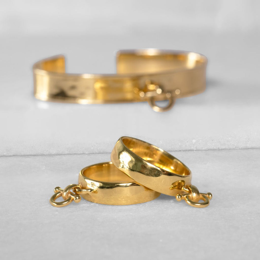 Ariston Horse Bit Equestrian Ring in Gold