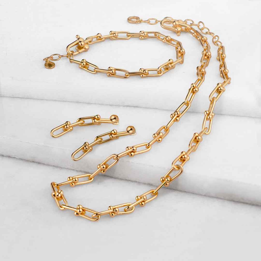 Bellamy - Horseshoe Link Earring in Gold