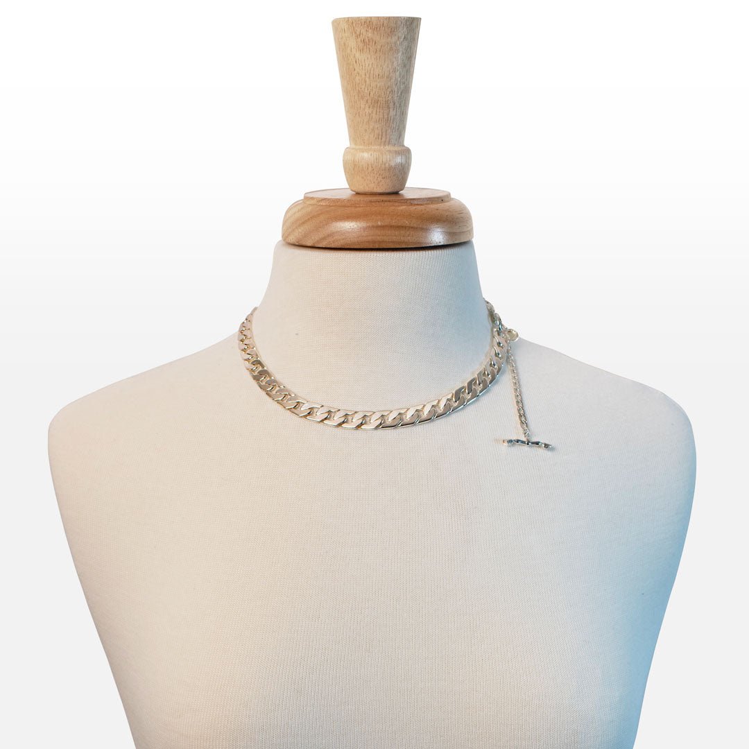 Cadence - Equestrian Curb Chain T-Bar Necklace in Silver