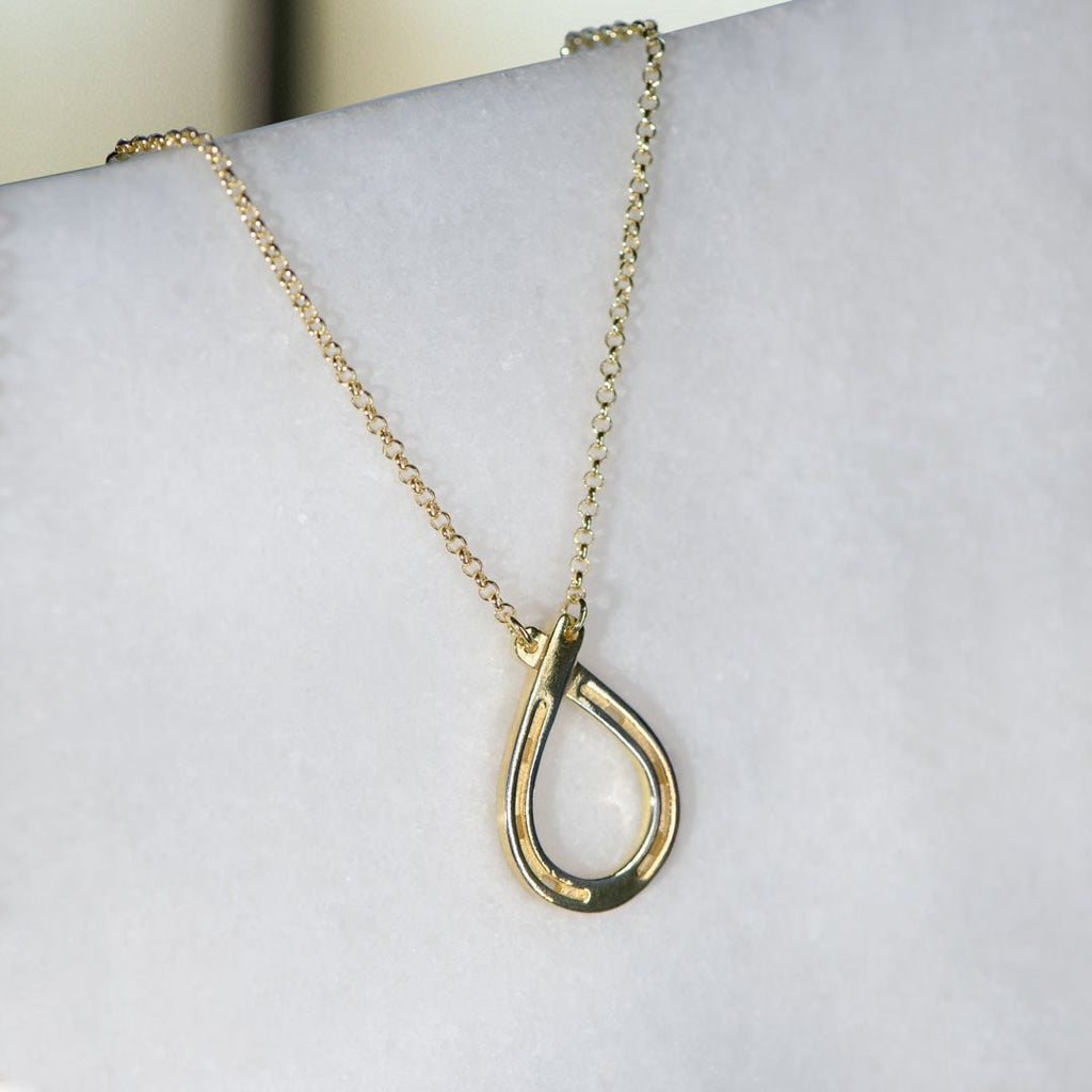 Cali - Equestrian Horseshoe Loop Necklace in Gold