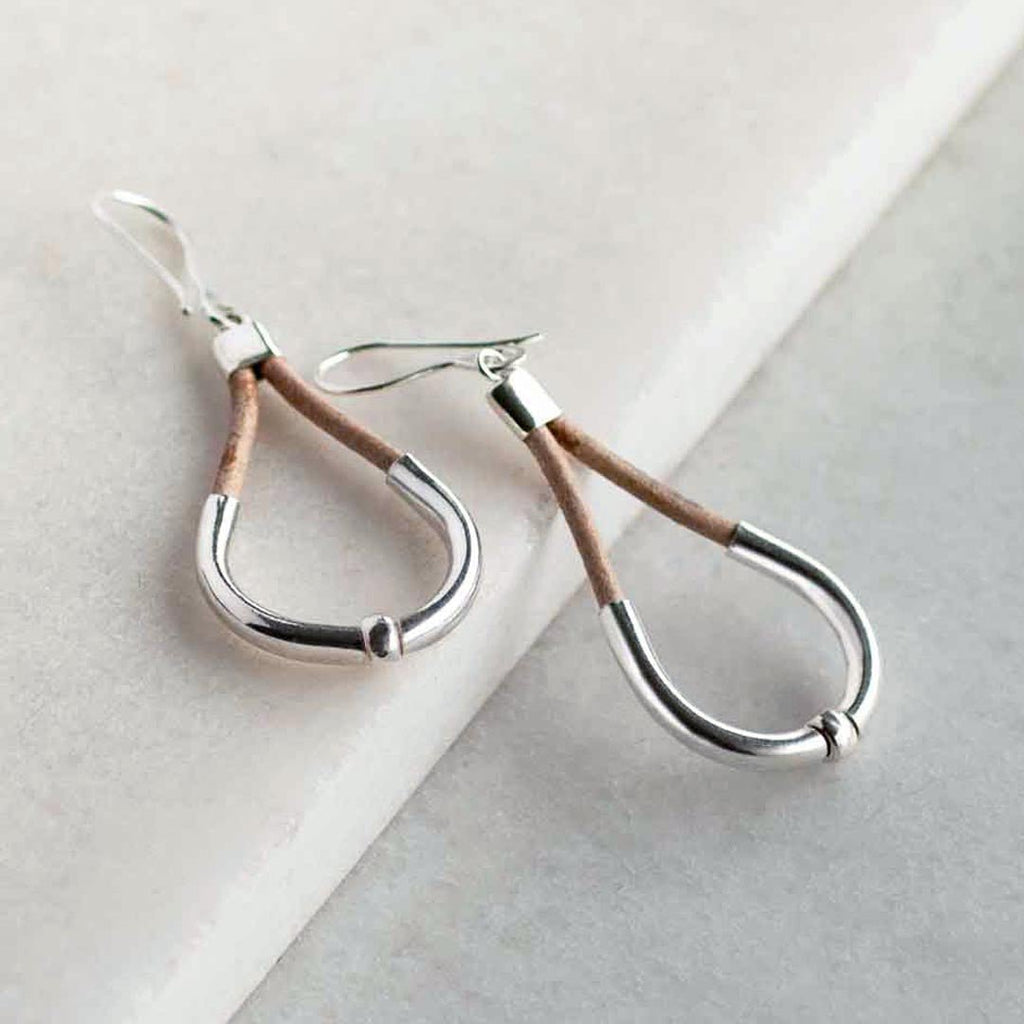 Calista - Equestrian Horseshoe Necklace on Natural Leather