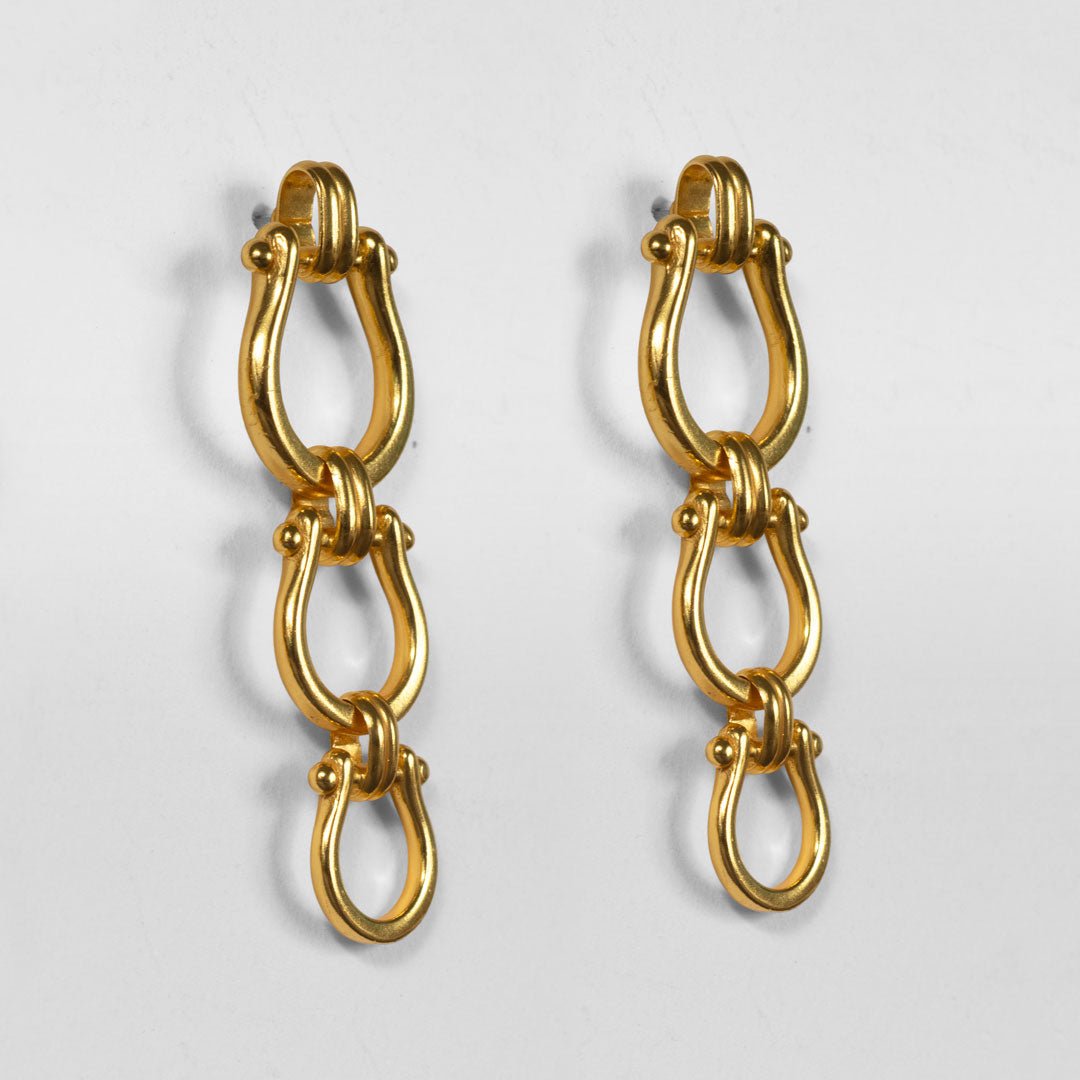 Chapelle - Horseshoe Link Earring in Gold