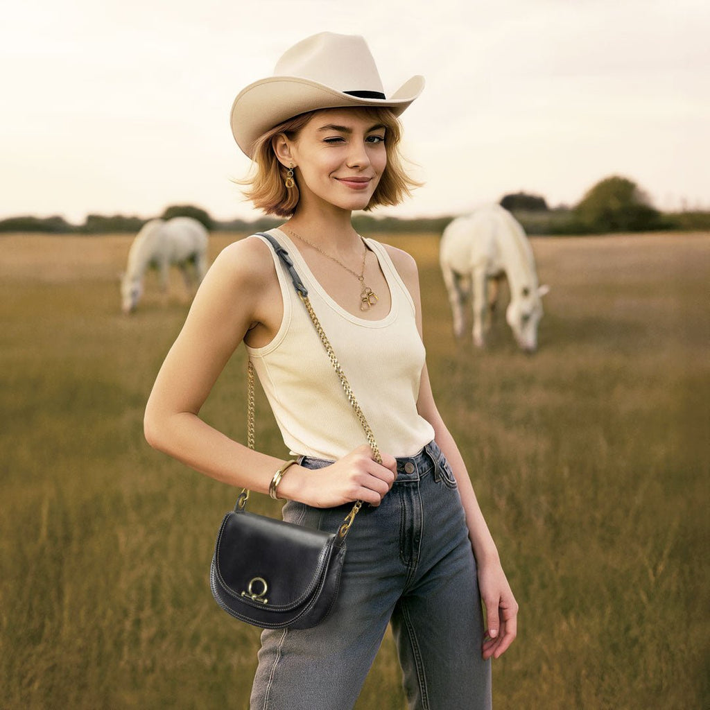 Cheyenne - Single Western Stirrup Necklace in Silver