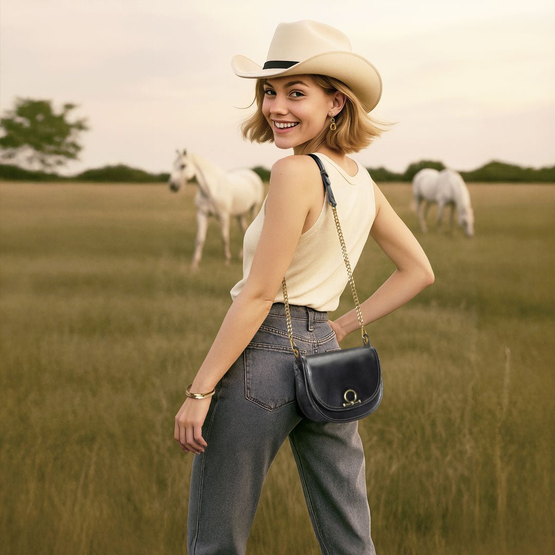 Cheyenne - Single Western Stirrup Necklace in Silver