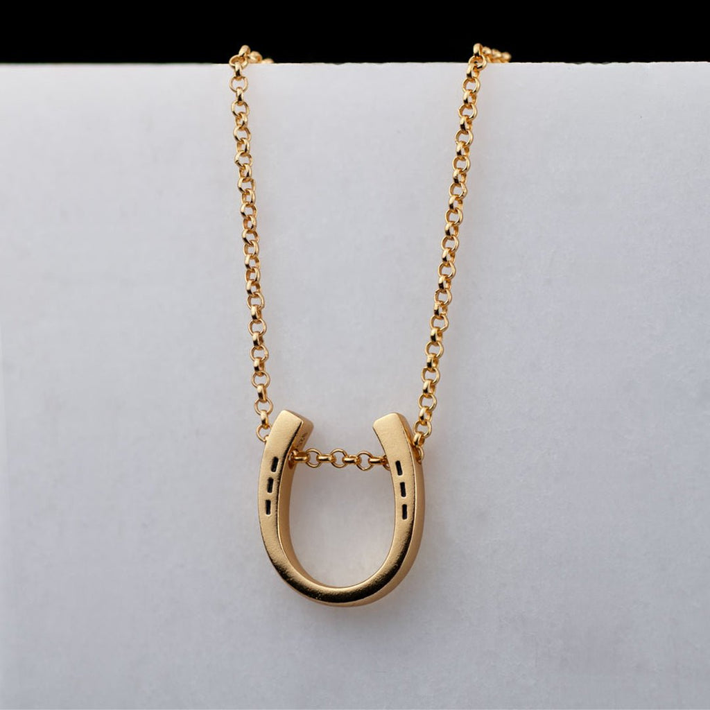 Classique - Equestrian Horseshoe Necklace in Gold