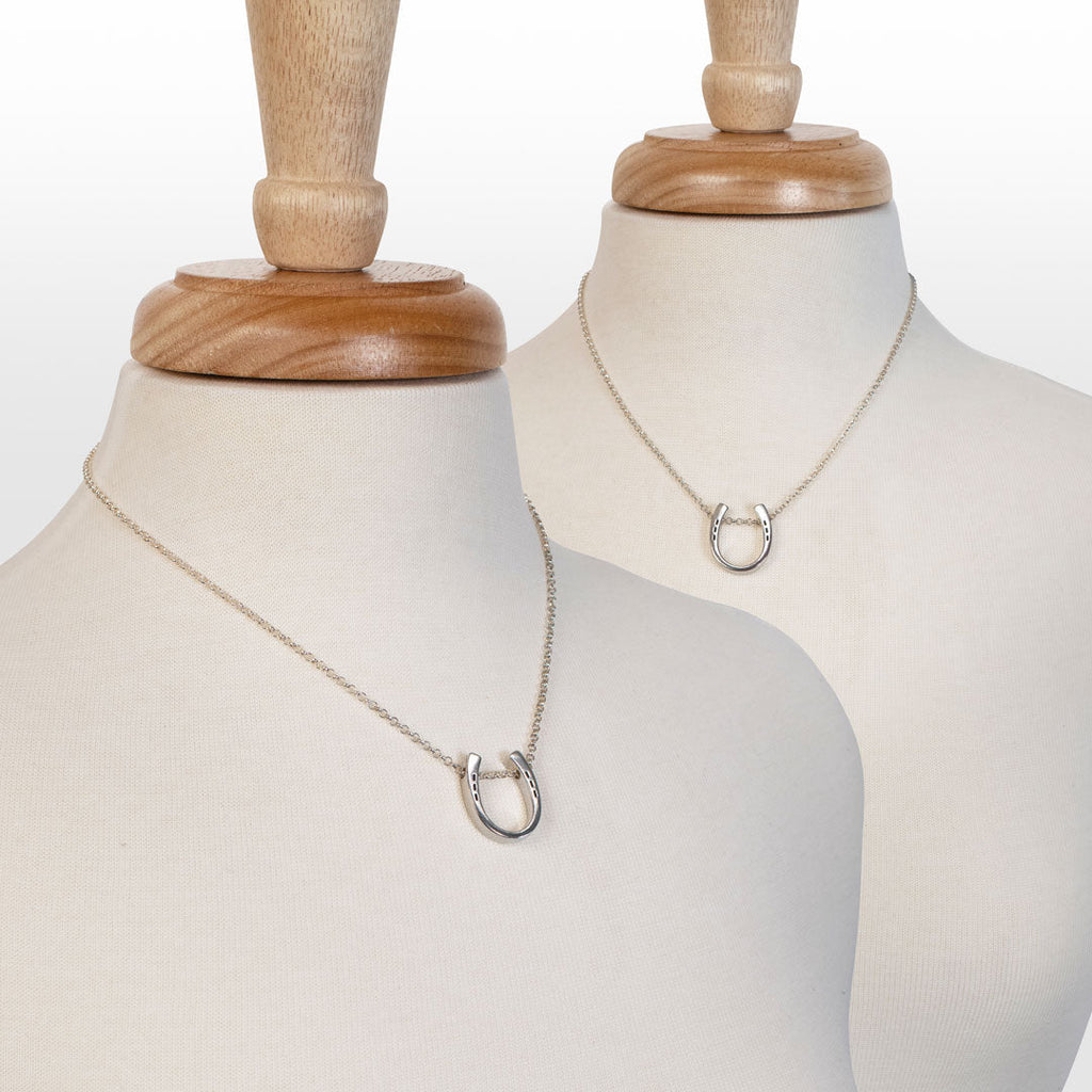 Classique - Equestrian Horseshoe Necklace in Silver