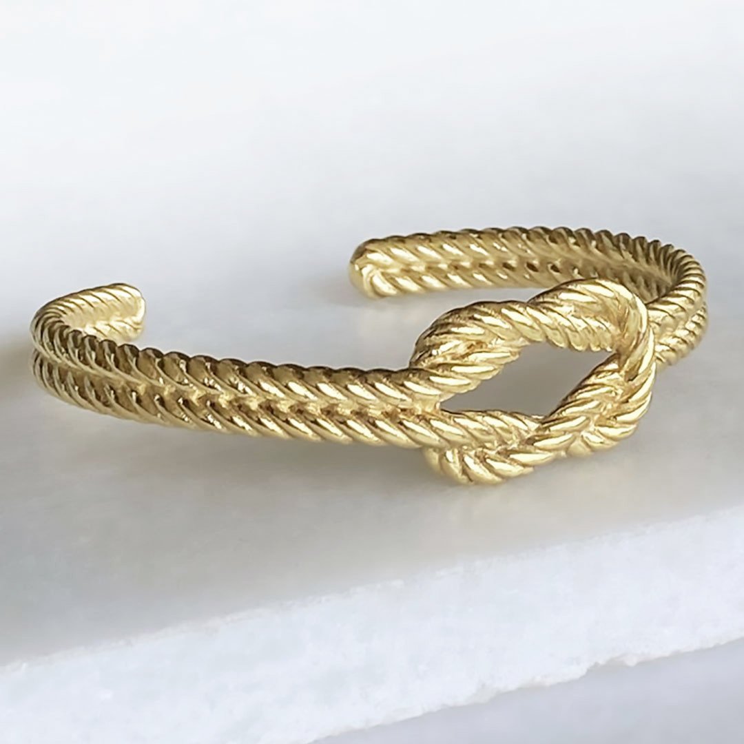 Lariat "Love Me Knot" - Twisted Rope Bracelet in Gold