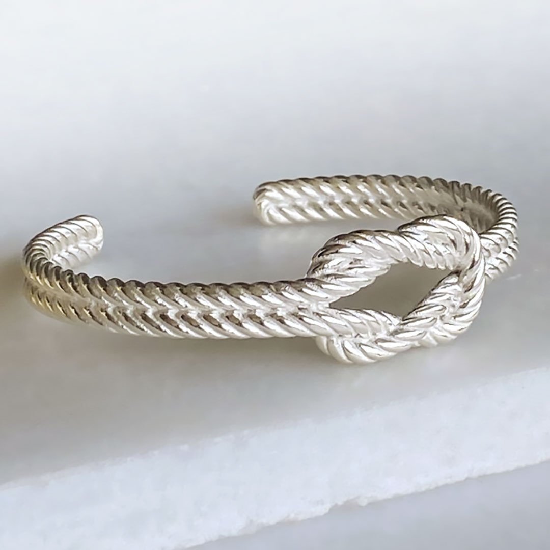 Lariat "Love Me Knot" - Twisted Rope Bracelet in Silver