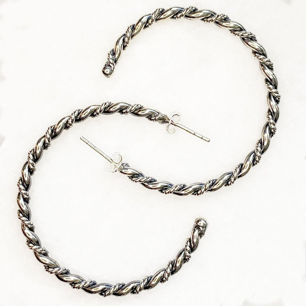 Lariat - Rope Twist Hoop Earring in Silver - Large