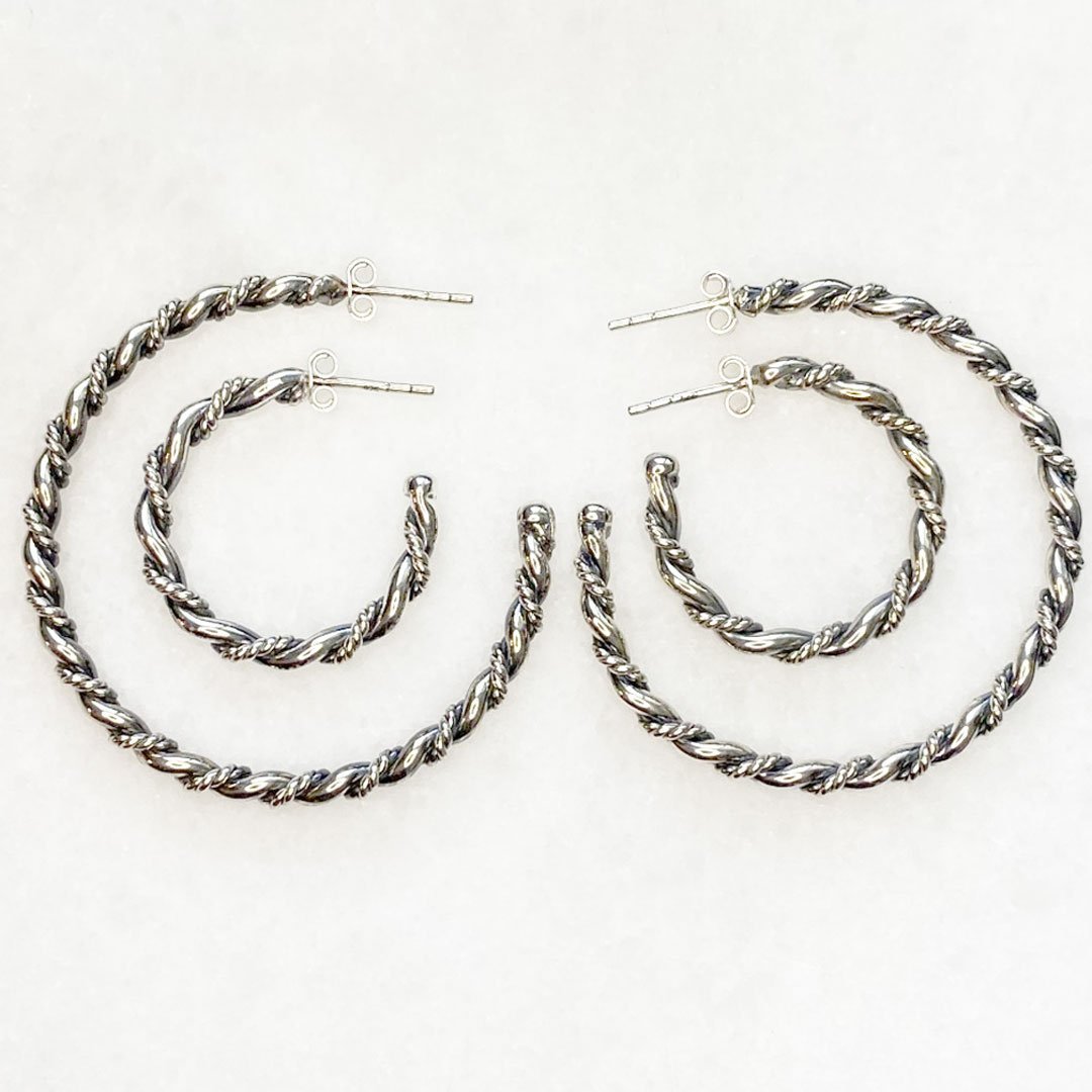 Lariat - Rope Twist Hoop Earring in Silver - Small