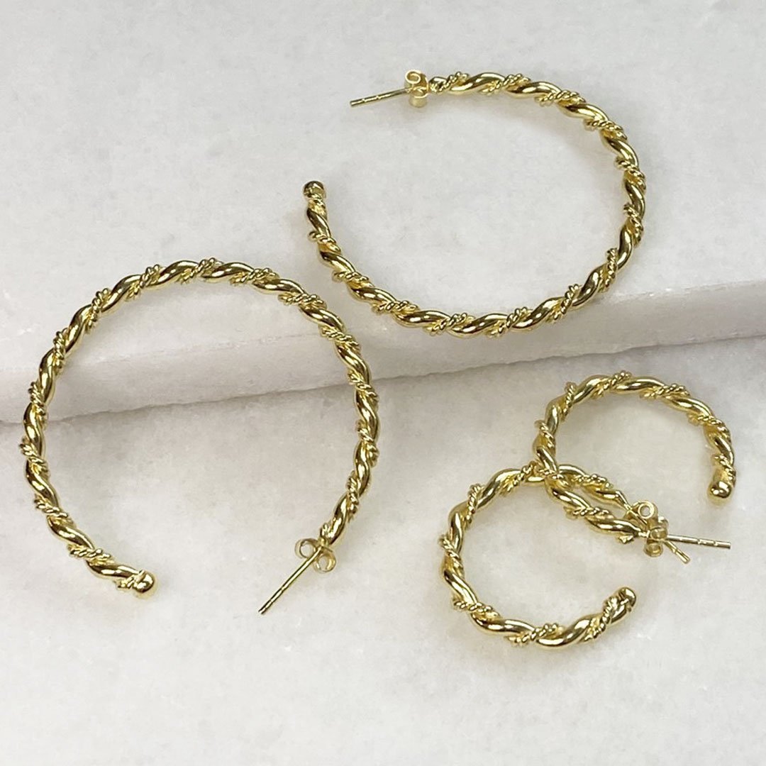 Lariat - Rope Twist Hoop Earring in Gold - Large