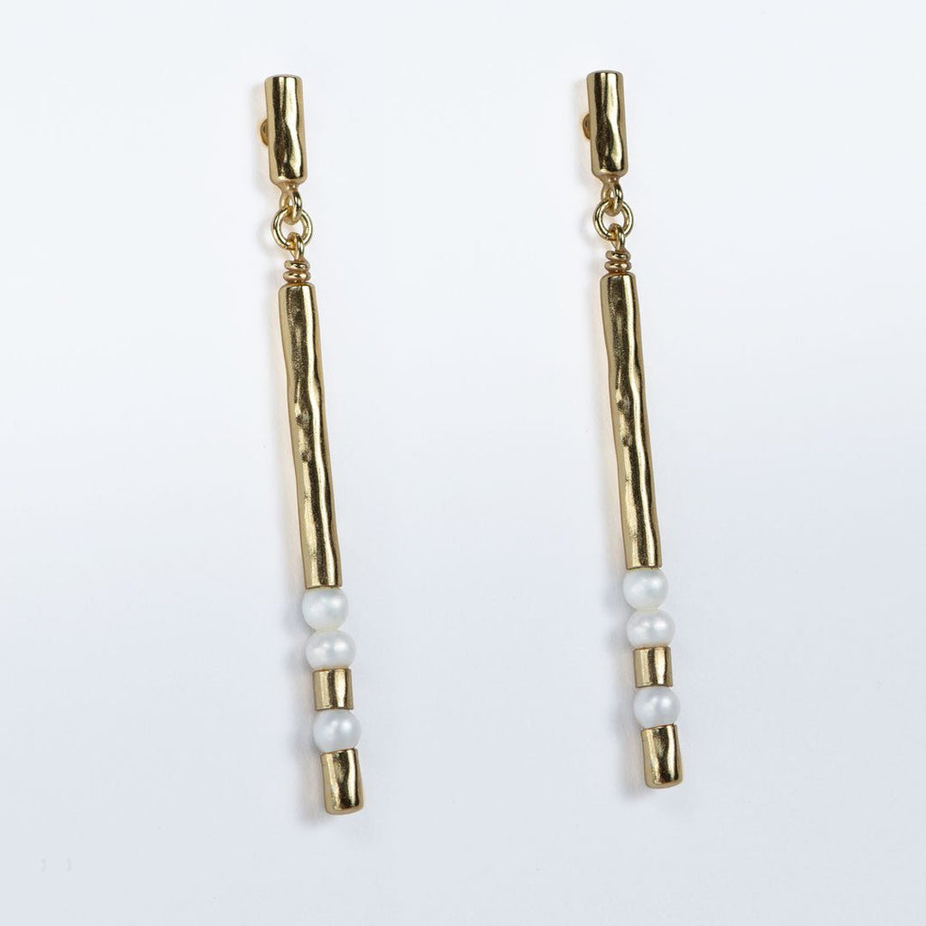 Prism - Linea Pearl Equestrian Earring