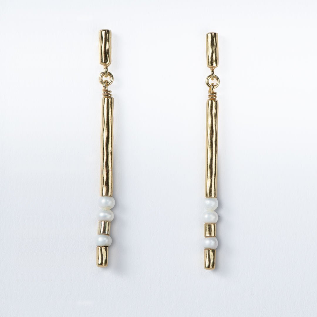 Prism - Linea Pearl Equestrian Earring