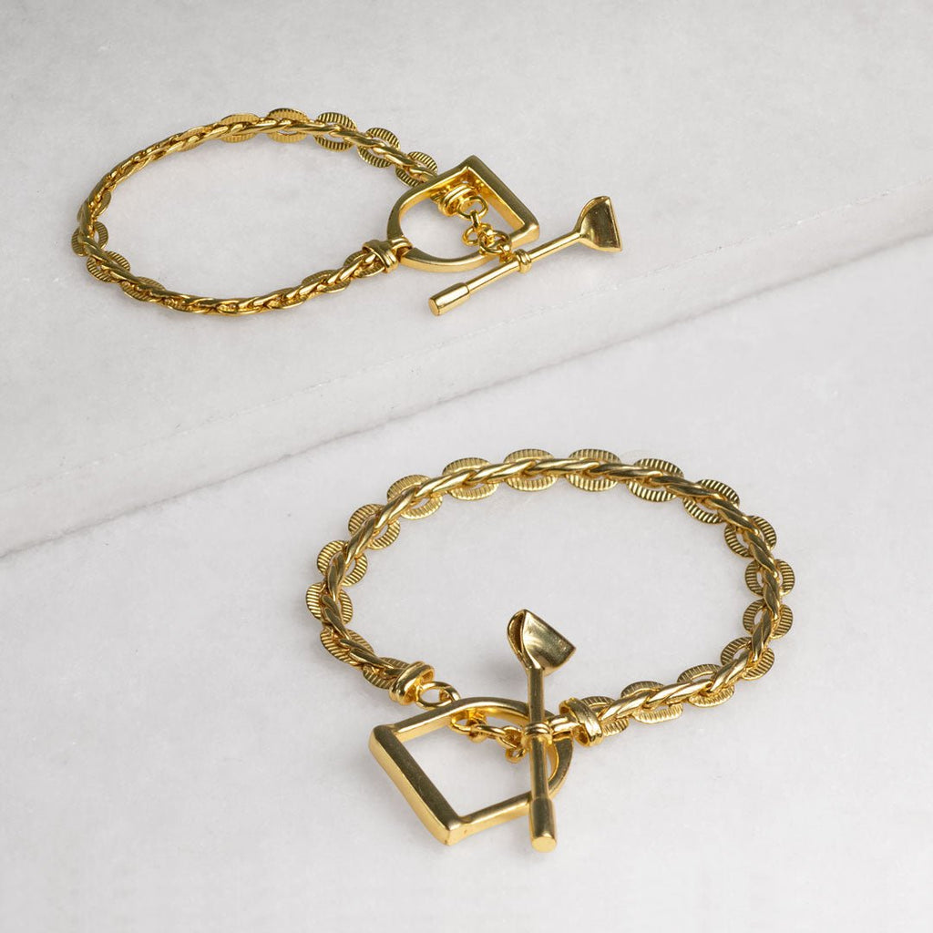 Portia T-Bar Horseshoe Bracelet in Gold